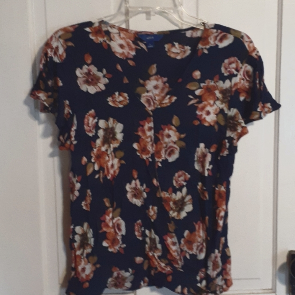 APT. 9 Floral and blue Ladies top, size L